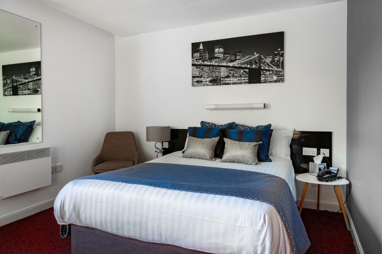 The Hawkhills (Adults Only) Hotel Йорк Екстериор снимка